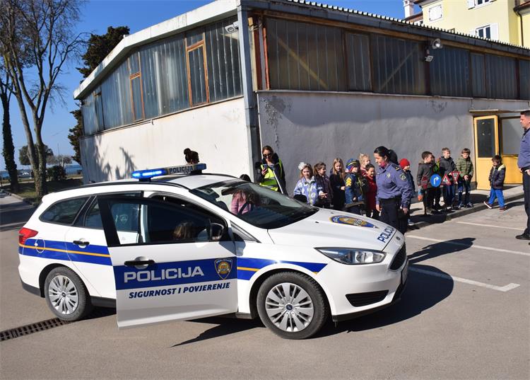 Slika /2022/mravići2.JPG