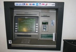 Slika PU_I/vijesti/2012/bankomat.JPG